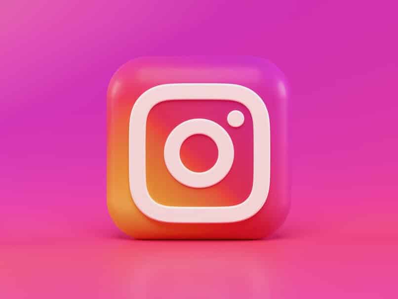 What does it mean when a person puts a "link in bio" on Instagram? - Self-promotion