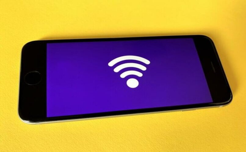 Connecting to a Wi-Fi network may cause hardware damage