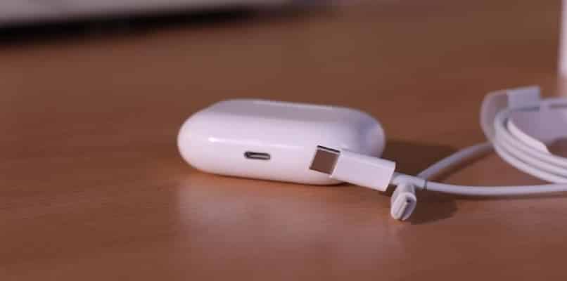 How do I know if my Airpods are fully charged? - battery power