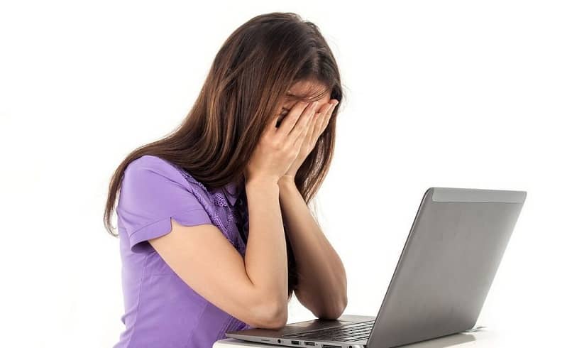 girl with gray laptop