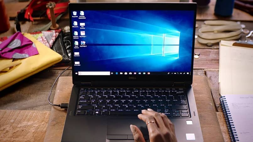 person using windows laptop