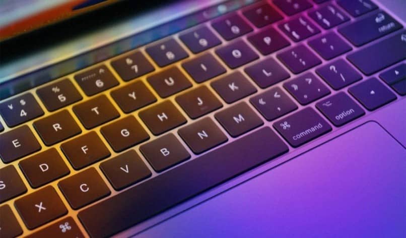 Mac English keyboard to create apple symbol