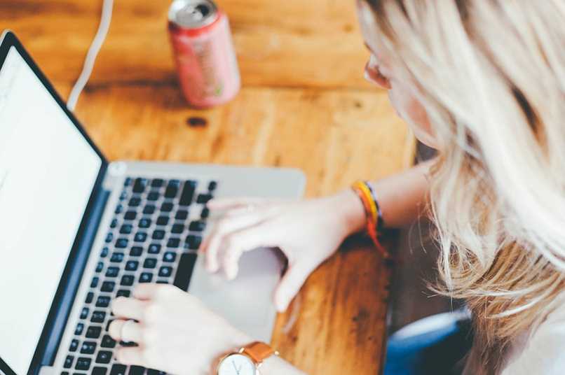 Girl configuring facebook from pc