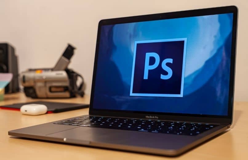 use adobe photoshop on laptop