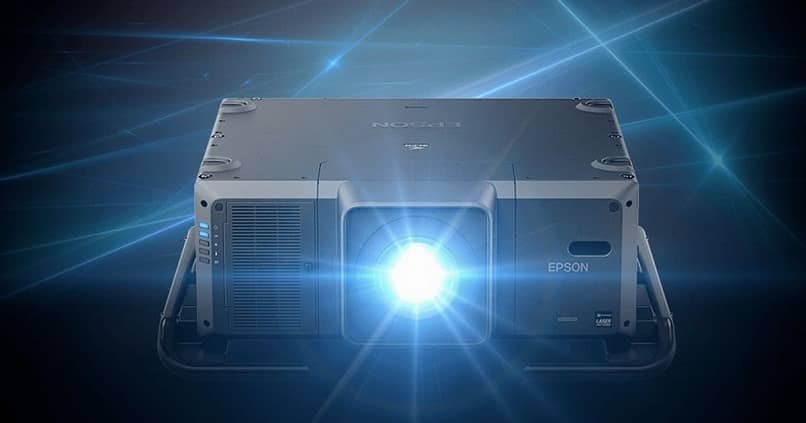 How do I connect my computer to an Epson projector? - all shapes