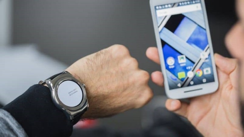 Smartwatches and Phones