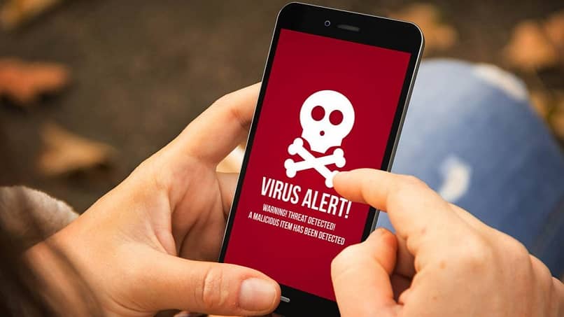 Man sees dangerous virus mobile phone screen