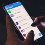 telegram movil mano